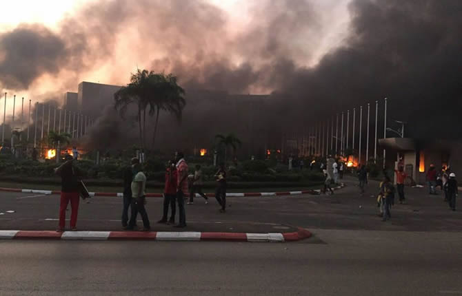 Cameroun: L'assemblÃ©e nationale en feu