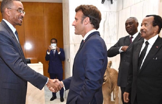 Paul prÃ©sente Franck Biya Ã  Emmanuel Macron