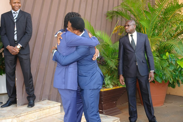 Rigobert Song et Samuel Eto'o Fils la paix des braves