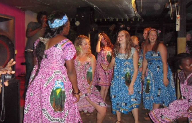 Le 8 mars au Cameroun on soulÃ¨ve les Kabas