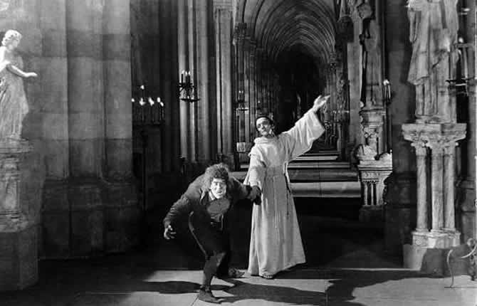 SÃ©rie: Les 16 secrets les mieux gardÃ©s de Notre-Dame de Paris :Quasimodo, un Ãªtre bien loin de la fiction