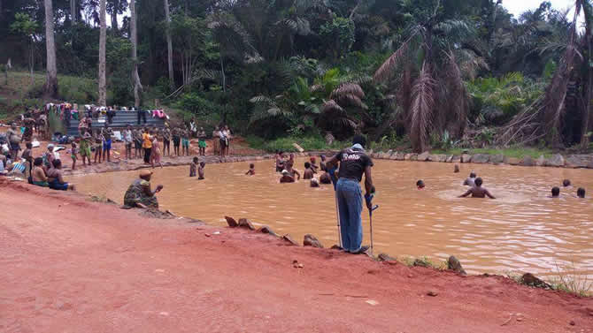 Nsimalen: Piscine miraculeuse