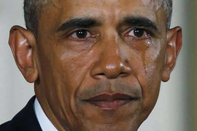 Armes Ã  feu : Le prÃ©sident Obama pleure