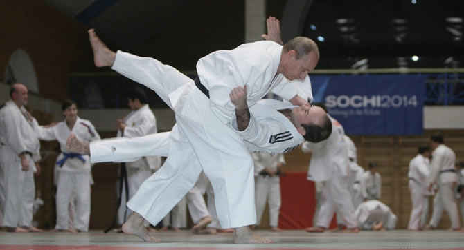 Le PrÃ©sident russe Vladimir Poutine 8e dan de judo et 8e dan de karatÃ© kyokushinkai