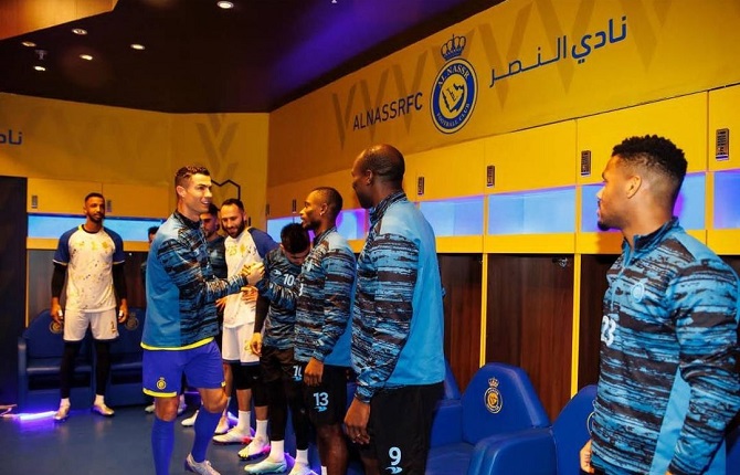 Cristiano Ronaldo a hÃ¢te de saluer son idole Vincent Aboubakar