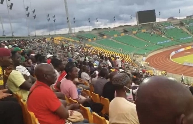 Ouverture championnat : Stade rÃ©unification Douala Ã  moitiÃ© vide