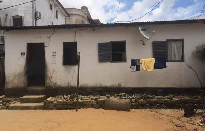 La maison du 1er leader nationaliste camerounais Ruben Um NyobÃ© Ã  Douala