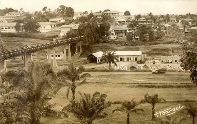 YaoundÃ© passerelle centre commercial en 1940