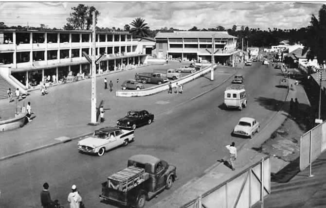 MarchÃ© Central de YaoundÃ© en 1955