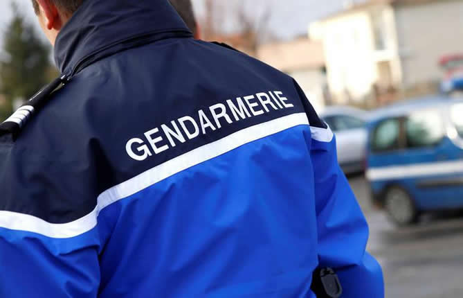 France sous tension : cyberattaque, industrie en chute libre, scandales sportifs et fractures sociales