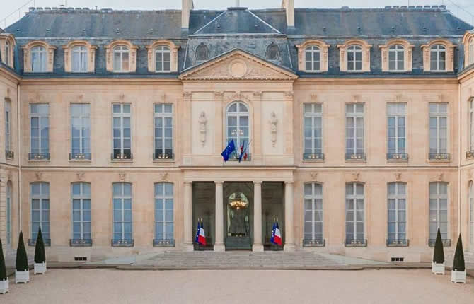 Vols au sommet de l'état, catastrophes naturelles et secousses mondiales : la planête secouée par une série de faits divers majeurs