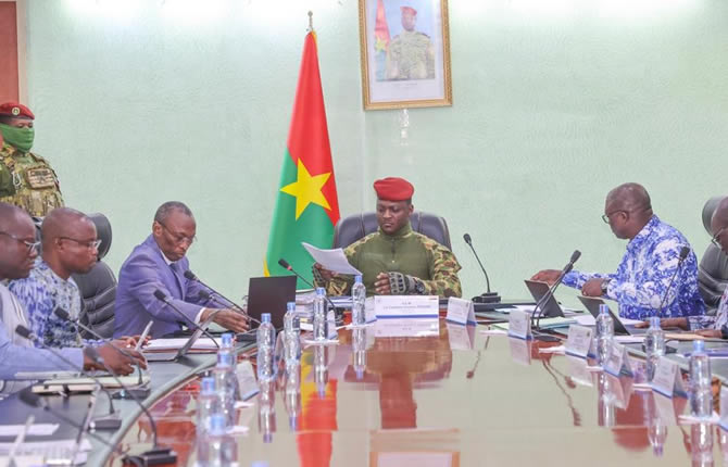 Burkina Faso : Le gouvernement rebaptisé, la Défense devient 