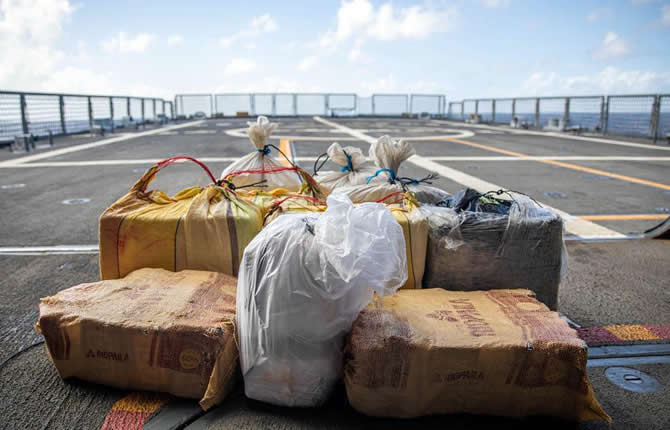 Cocaïne en haute mer : un navire sous pavillon camerounais intercepté avec près de 10 tonnes au large des Canaries
