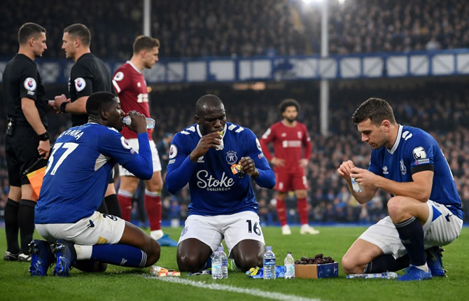 Ramadan 2026 : La Premier League s'adapte, la France à jeun de compromis
