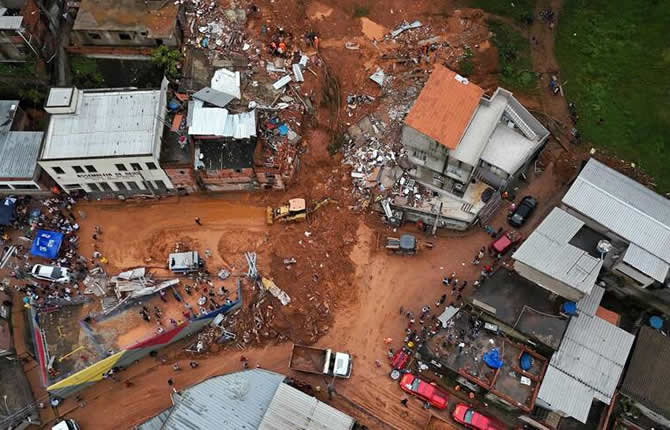 CATASTROPHES EN SERIE : Déluge meurtrier au Brésil, explosion au Chili et crash d'un F-16 en Turquie