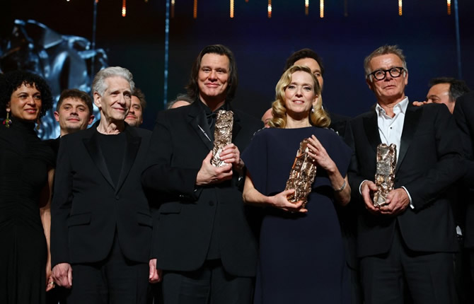 César, crise politique et alerte militaire : la France navigue entre culture, défense et bataille pour 2027