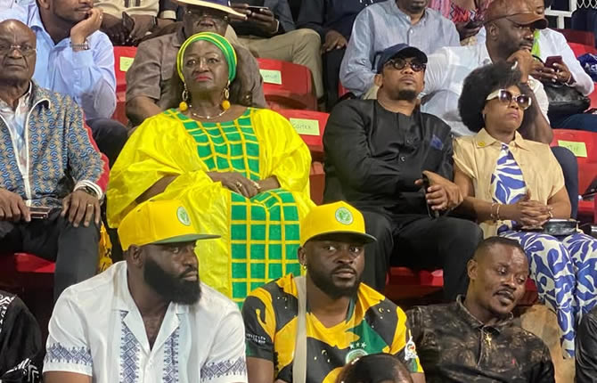 Trophée des Champions 2025 : scandale au Stade Militaire, la Colombe quitte la pelouse et la FECAFOOT saisit les instances disciplinaires