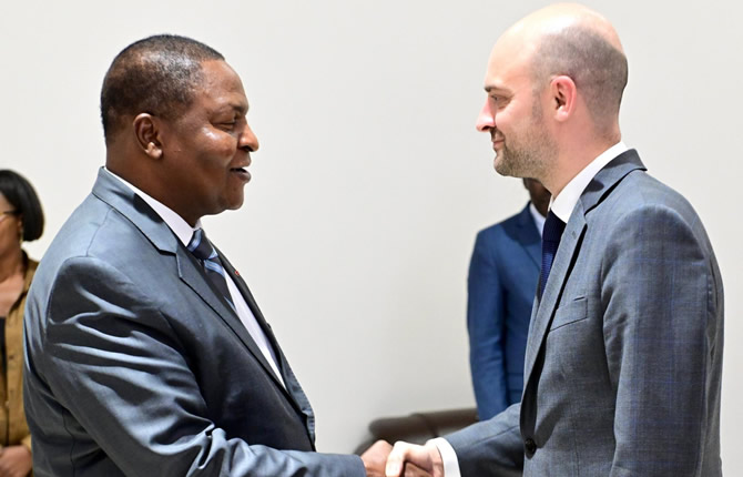 France – Centrafrique : Jean-Noël Barrot annonce la “restauration complète” des relations entre Paris et Bangui après des années de tensions