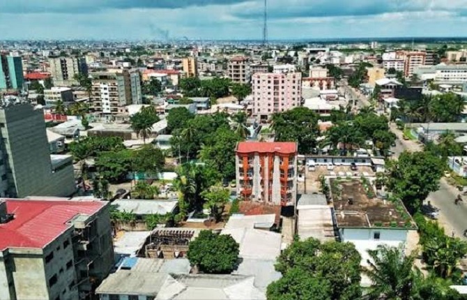 Commerce informel en zone Cemac : la Commission lance à Douala une offensive stratégique pour capter des milliards invisibles