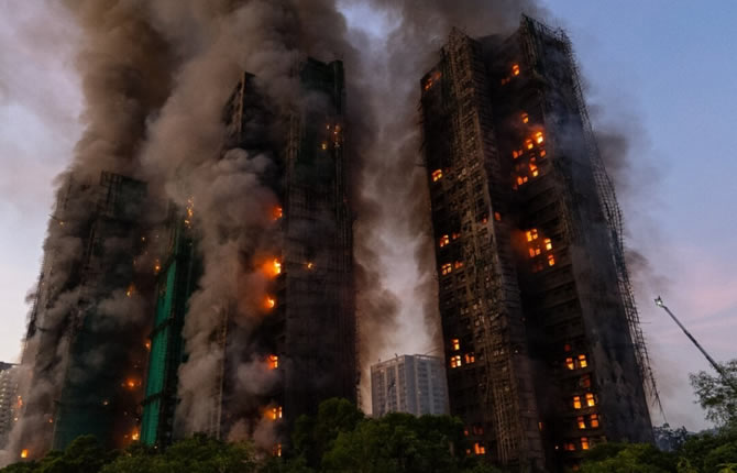 Drame de Hong Kong : un simple mégot tue 168 personnes et rase un quartier entier 