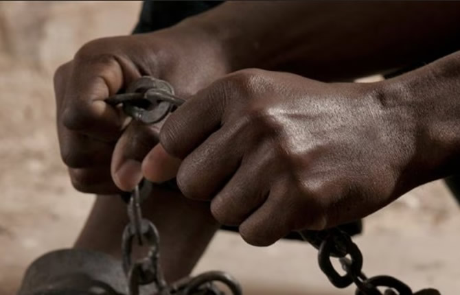 L’ONU frappe fort : la traite des esclaves reconnue comme “le crime le plus grave contre l’humanité” malgré l’opposition des États-Unis