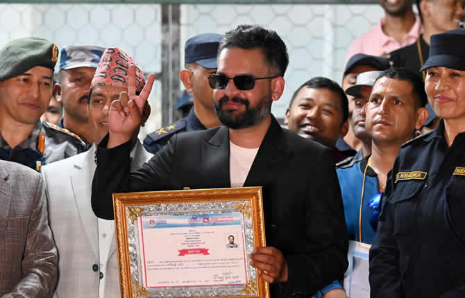 Népal : à 35 ans, l’ex-rappeur Balendra Shah devient Premier ministre… pendant que l’Europe fait face à une crise énergétique majeure