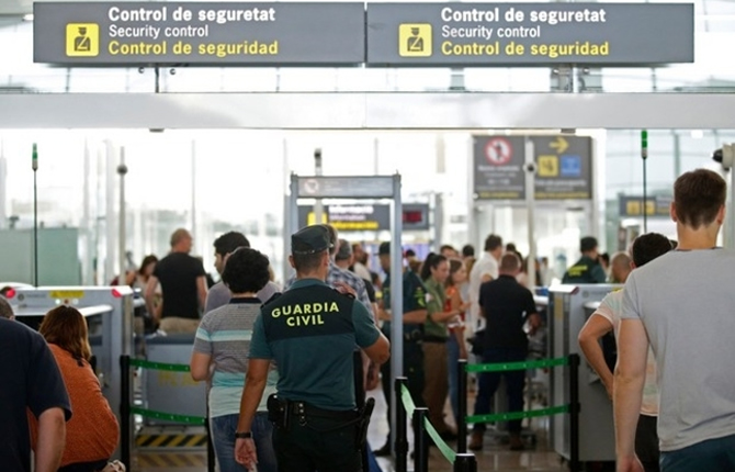 ESPAGNE : Grève dans 12 aéroports en pleine Semaine sainte, Barcelone et Madrid paralysés