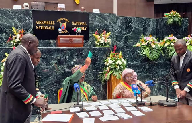 Vice-présidence adoptée au Cameroun : 200 voix pour, boycott du SDF, fronde au RDPC et accusations de “confiscation”