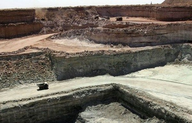 FRANCE : Uranium, sabotage, crash militaire, prostitution des mineurs… Semaine noire et virage stratégique à Paris