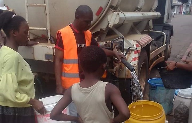 Douala plongée dans la crise : plus d’eau potable après une coupure électrique majeure, Japoma et Yato à l’arrêt