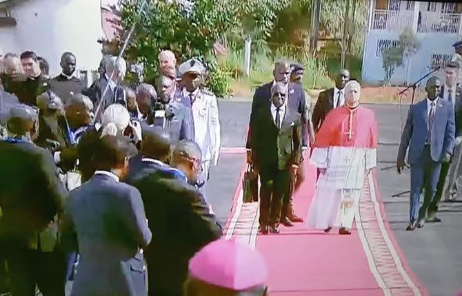HISTORIQUE : Le Pape Léon XIV foule le sol camerounais, Yaoundé en liesse pour une visite de quatre jours sous le signe de la paix