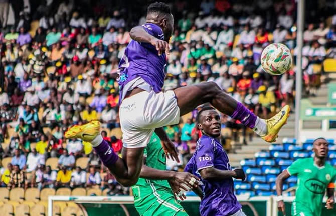 Coton tombe, Dynamo explose Fortuna, Milla et Eto'o aux tribunes : le résumé de la 14e journée