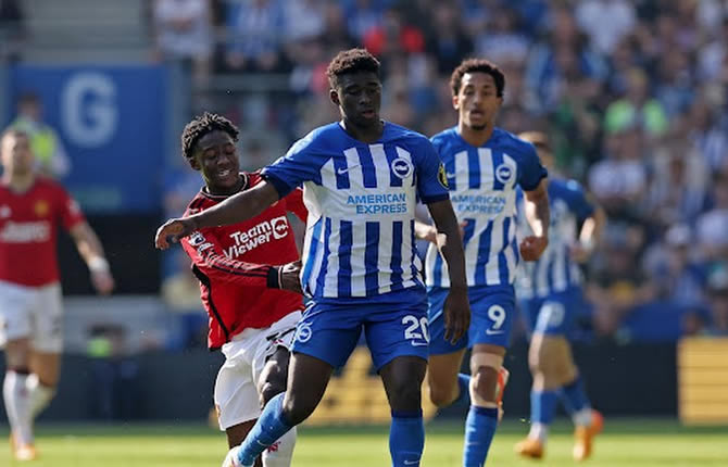 Carlos Baleba : Manchester United freine, Brighton verrouille… le Camerounais au cœur d’un bras de fer à 100 millions £