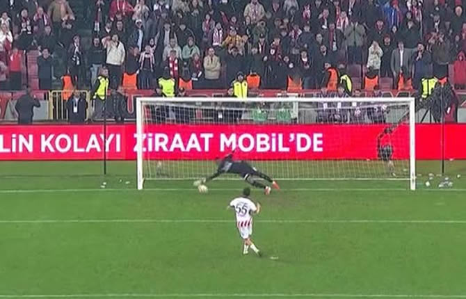 ONANA MONSTRUEUX ! Le Lion arrête 3 penalties et propulse Trabzonspor en demi-finale