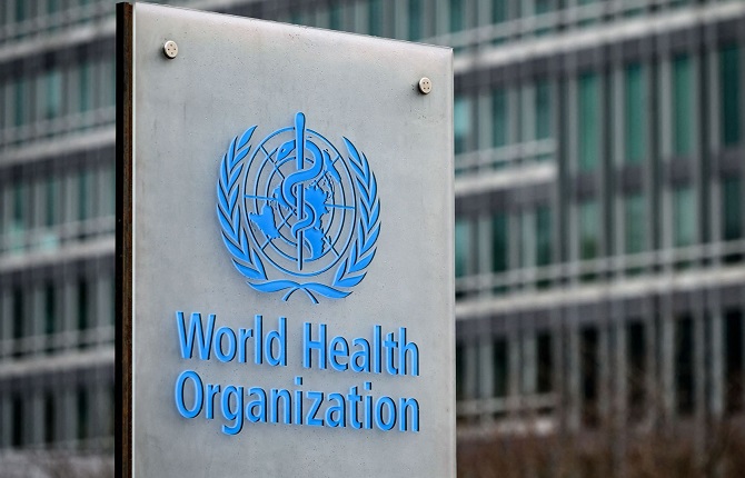 Hépatite B : -32% de nouveaux cas dans le monde, mais l’Afrique paie encore le lourd tribut – BP triple ses bénéfices, l’IA prend un café à Stockholm, et l’Europe au bord du chaos selon Milei