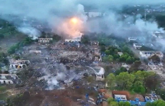 Chine : explosion meurtrière dans une usine de feux d’artifice – au moins 26 morts, le bilan s’alourdit dramatiquement
