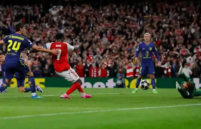 Ligue des Champions : Arsenal terrasse l’Atlético et file en finale, Saka en héros