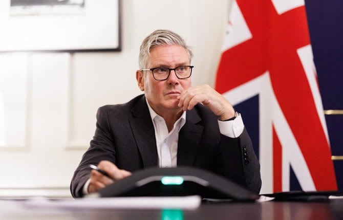 Royaume-Uni : Keir Starmer au fond du trou – 53% des Britanniques enterrent déjà les travaillistes, Reform UK sur le trône ?