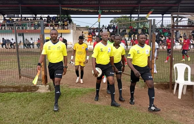5 penalties, 2 rouges, 5 buts : Stade Renard écrase Aigle de la Menoua dans un match complètement fou 