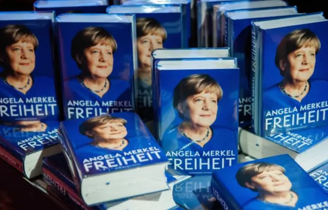 Allemagne : l’industrie bascule vers l’armement, Merkel sort du silence et Merz vacille sous la colère populaire
