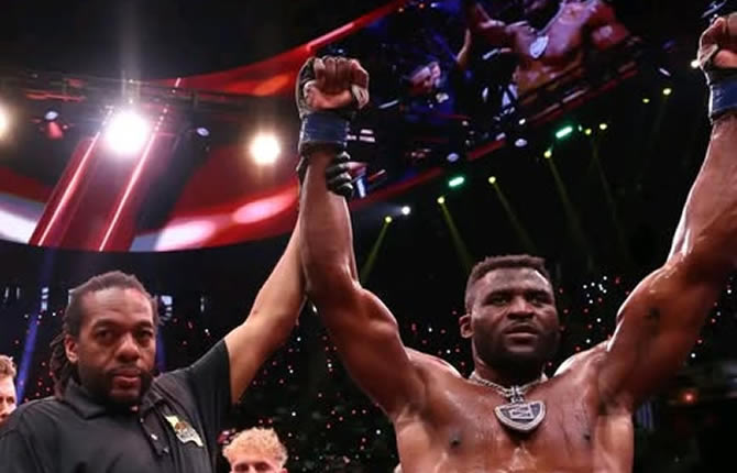 Francis Ngannou détruit Philipe Lins en un round et lance un défi monumental à Jon Jones 
