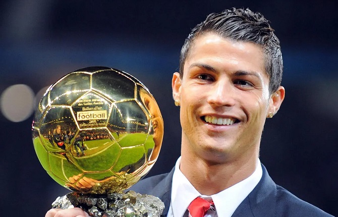Cristiano Ronaldo écrase Forbes : le Portugais pulvérise tous les records avec 300 millions de dollars