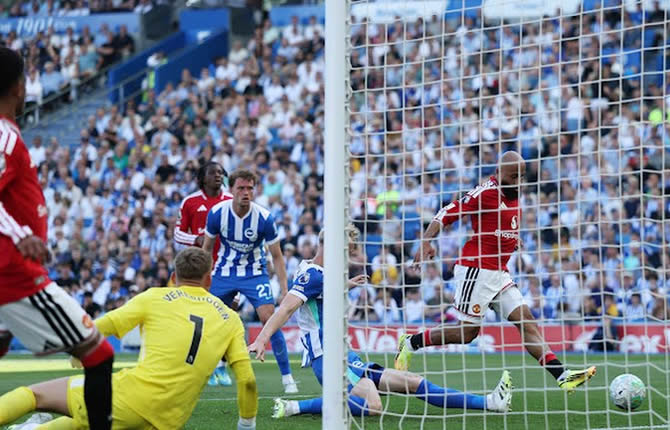 Premier League : Bryan Mbeumo terrasse Carlos Baleba, Manchester United frappe fort à Brighton et boucle sa saison en beauté