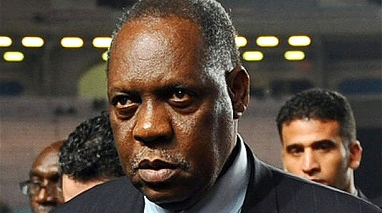 Maroc - Cameroun : Issa Hayatou décoré par le roi du Maroc