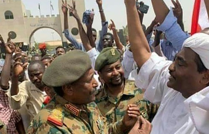 Abdel Fattah al-Burhane le nouveau dirigeant du Soudan est un militaire respecté mais inconnu du public