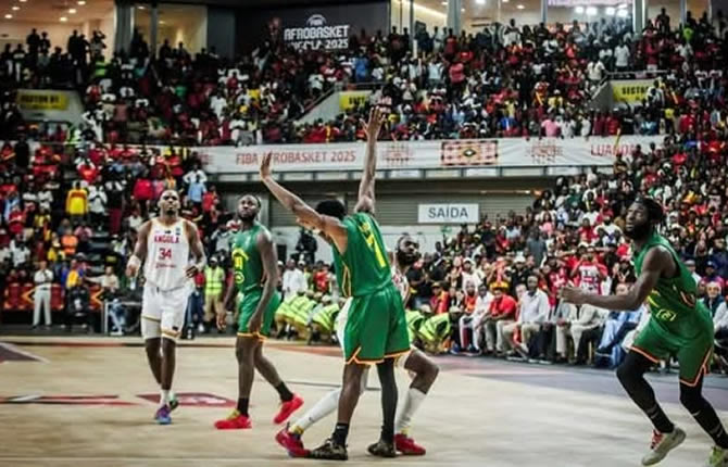 Afrobasket 2025 : Le Cameroun brisé par l?arbitrage, l?Angola file en finale sur le fil (74-73)