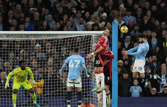 André Onana et United remportent le derby de Manchester face à City