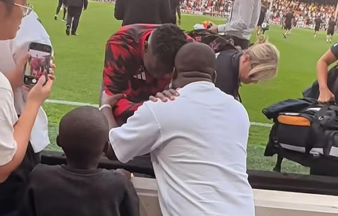 Manchester United : André Onana encore rel?gu? sur le banc, Bayindir lui vole la vedette