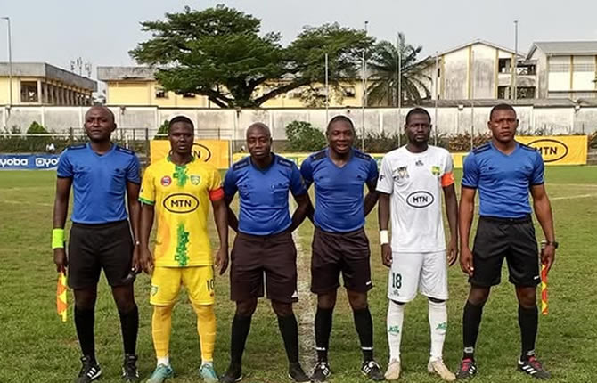 Les Astres renaissent ? Bonamoussadi ! Mangana crucifie Fauve Azur (1-0)