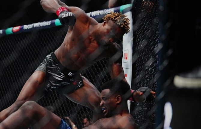 UFC 320 : Le Camerounais Ateba Gauthier explose Treston Vines en 1 minute 41